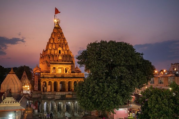 noida to ujjain cabs